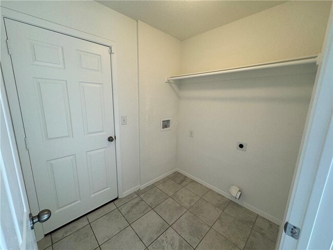 Building Photo - 1299 Canyon Gate Dr