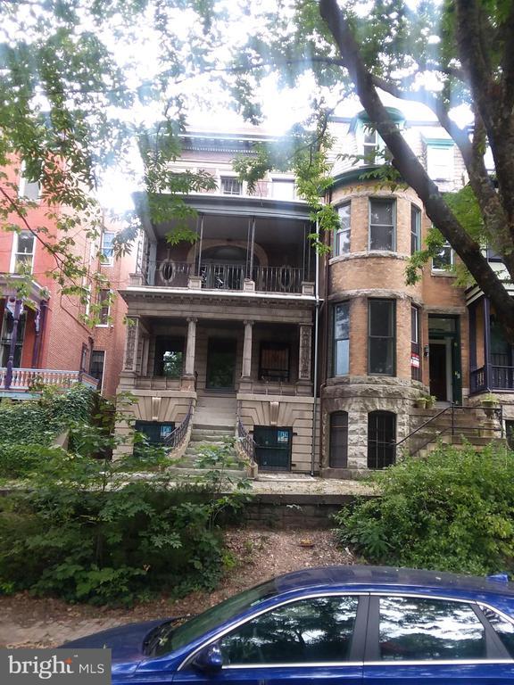 Building Photo - 2012 Mt Royal Terrace