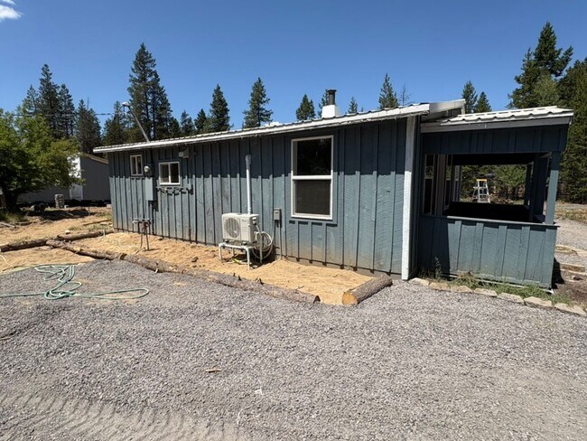 Building Photo - 52563 Doe Ln