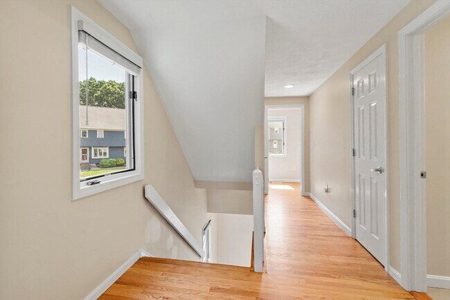 Building Photo - 20 Deer Path