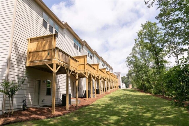 Building Photo - 1555 Brantin Dr