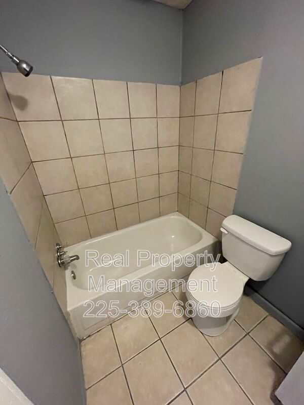 Building Photo - 2246 Anne Marie Dr