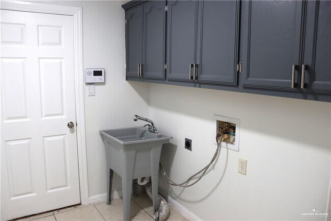 Building Photo - 11 West St