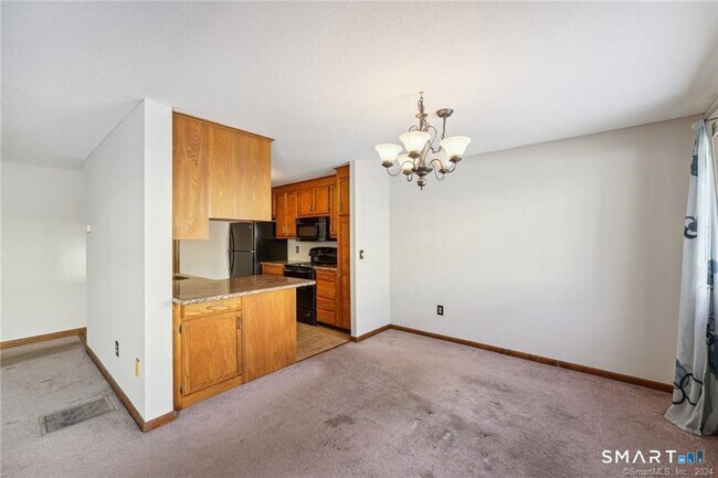 Building Photo - 17 Oak Forest Dr