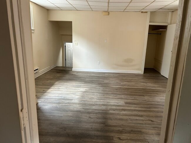 Building Photo - 940 Broad St