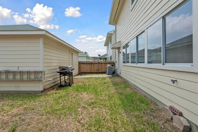 Building Photo - 19511 Fletcher Way Dr