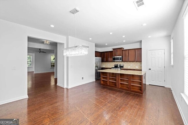 Building Photo - 4228 Laurel Creek Ct SE