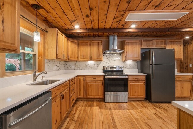 Building Photo - 56 Parmenter Ln