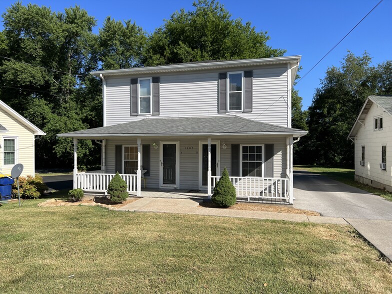 Building Photo - 1207 Smallhouse Rd