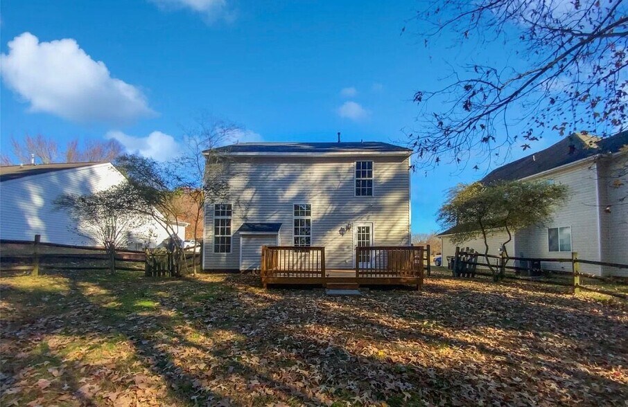 Building Photo - 2564 Captains Watch Rd NE