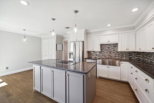 Building Photo - 1311 Ambergate Dr