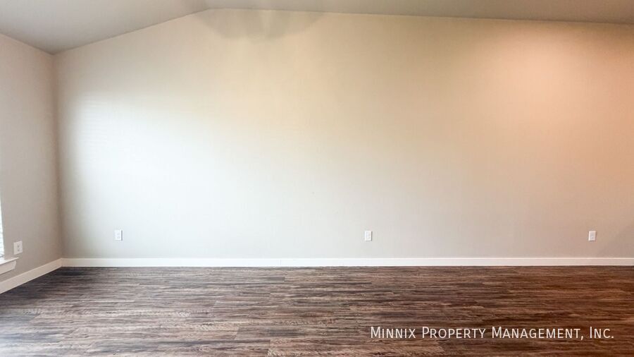 Building Photo - 2133 Kokomo Ave