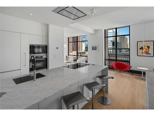 Building Photo - 201 S 11th St