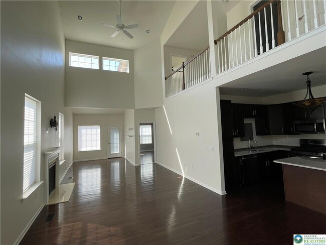 Building Photo - 1350 Caspian St