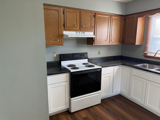 Building Photo - 1305 E Scovill St