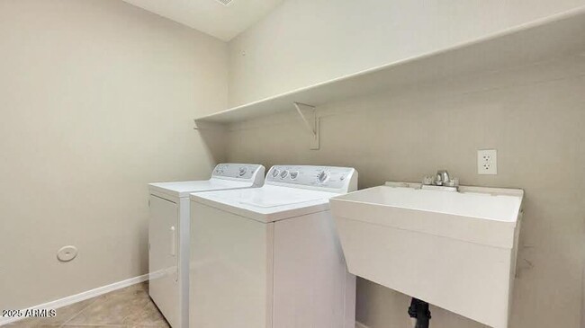 Building Photo - 3523 W Chama Dr