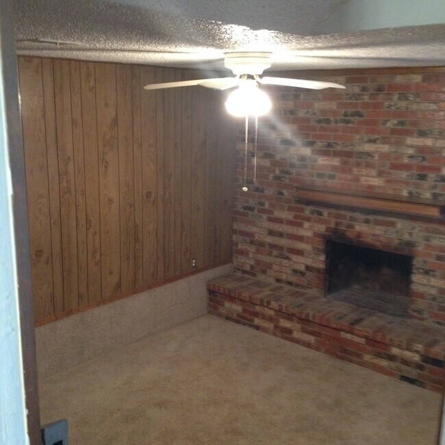 Building Photo - 6101 Joes Dr