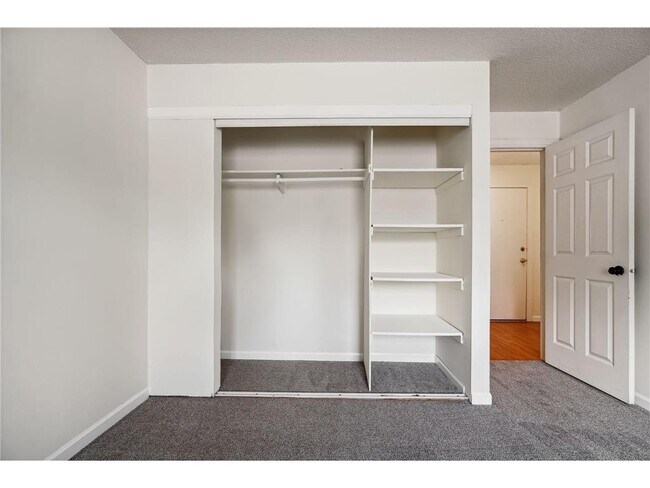 Building Photo - 5315 Minnehaha Ave