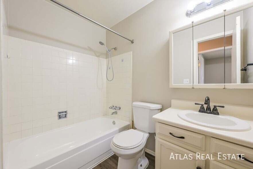 Building Photo - 15876 E Cornell Pl