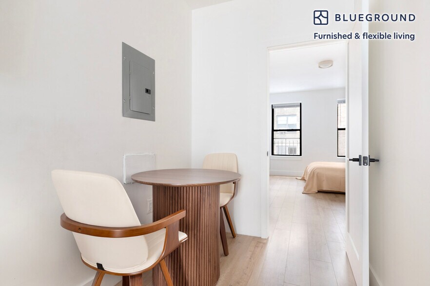 Building Photo - 940 1st Ave