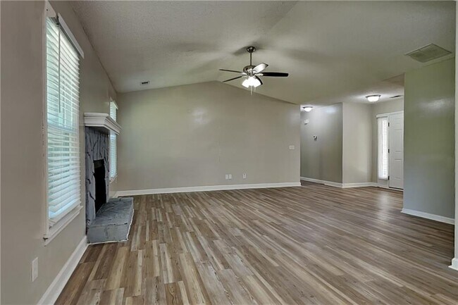 Building Photo - 300 Whisper Way NE