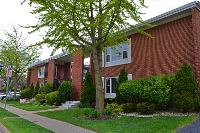 Primary Photo - 5110 Fairview