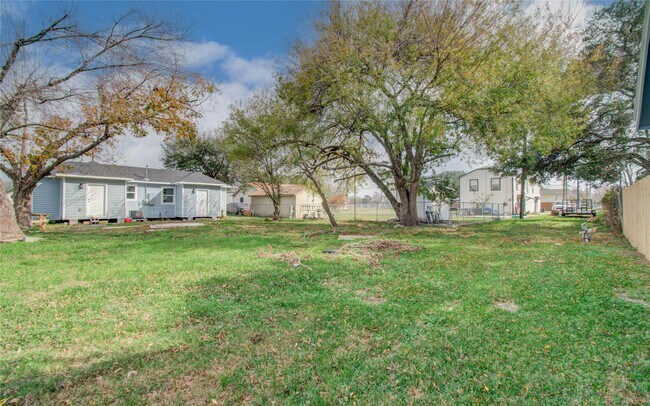 Building Photo - 114 S Iowa St