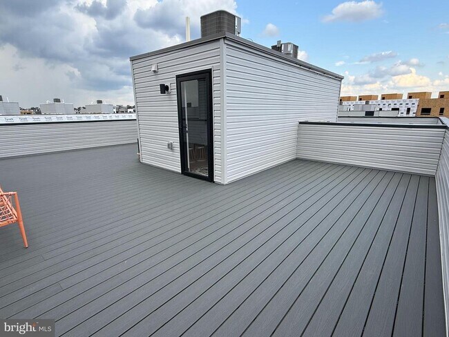 Building Photo - 3006 S Northbank Pl