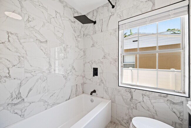 Building Photo - 1516 Jefferson St