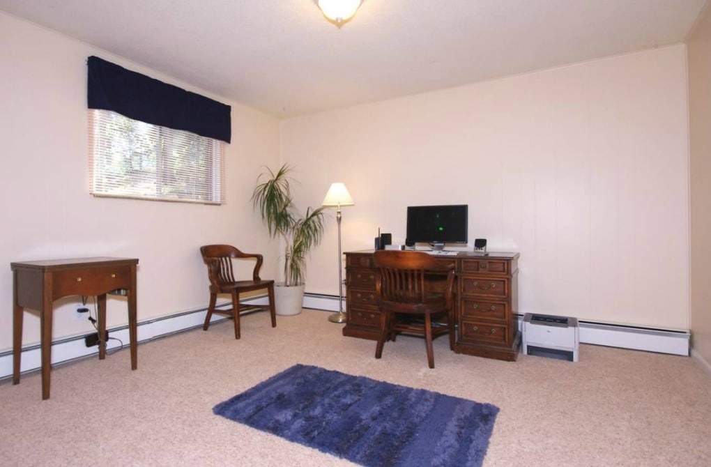 Bedroom 5 / Office - 1321 Browning Avenue