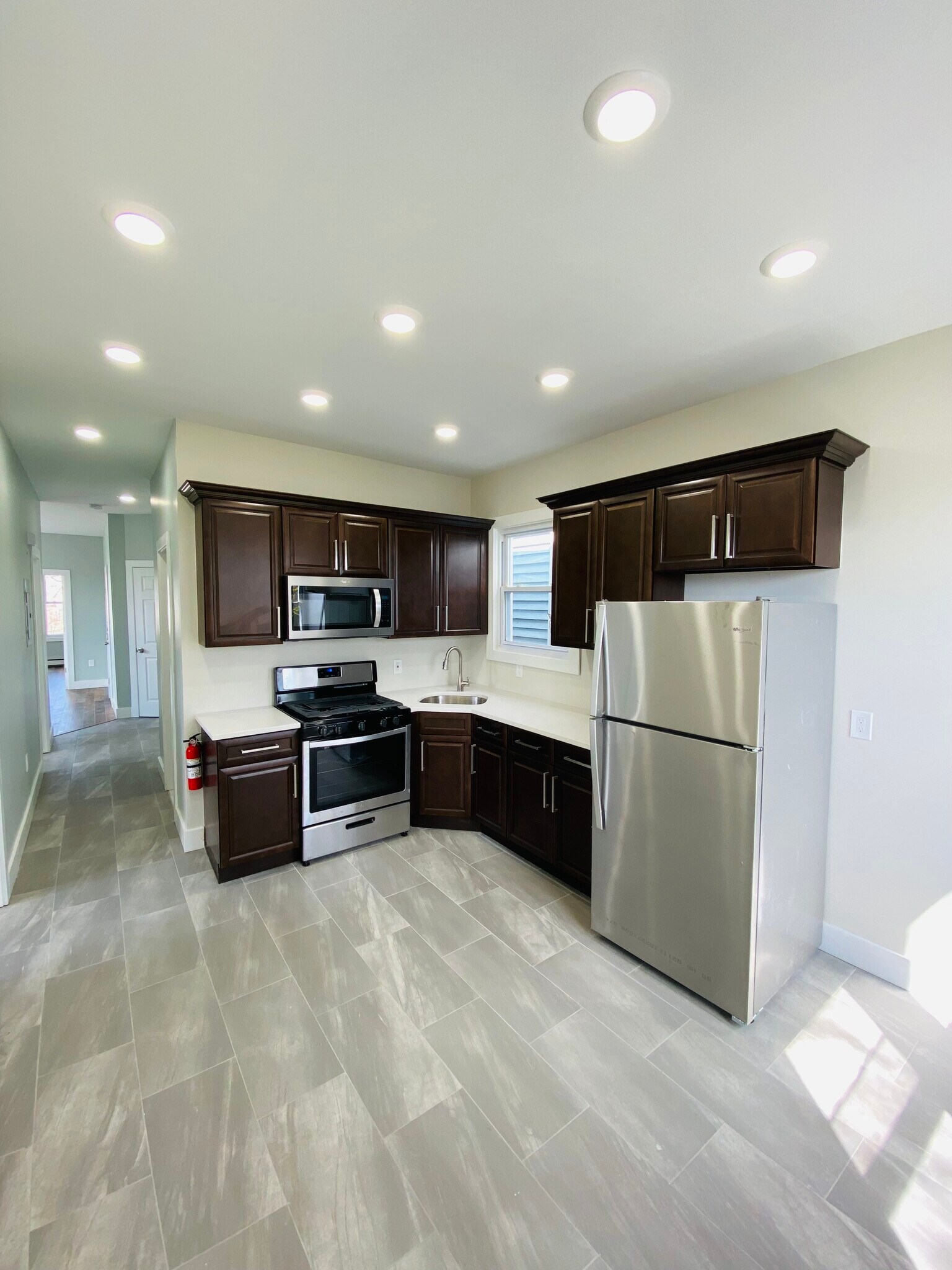 Building Photo - 534 S 20th St