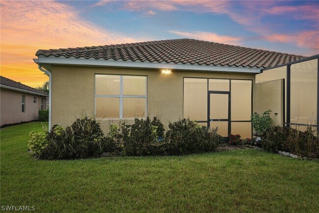 Building Photo - 1751 Alameda Dr