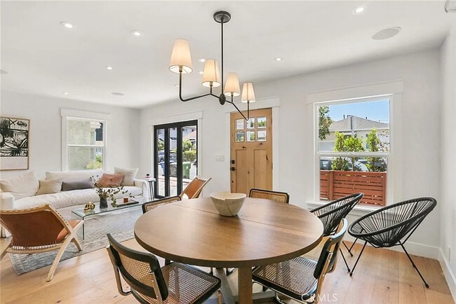 Building Photo - 3816 Goldwyn Terrace