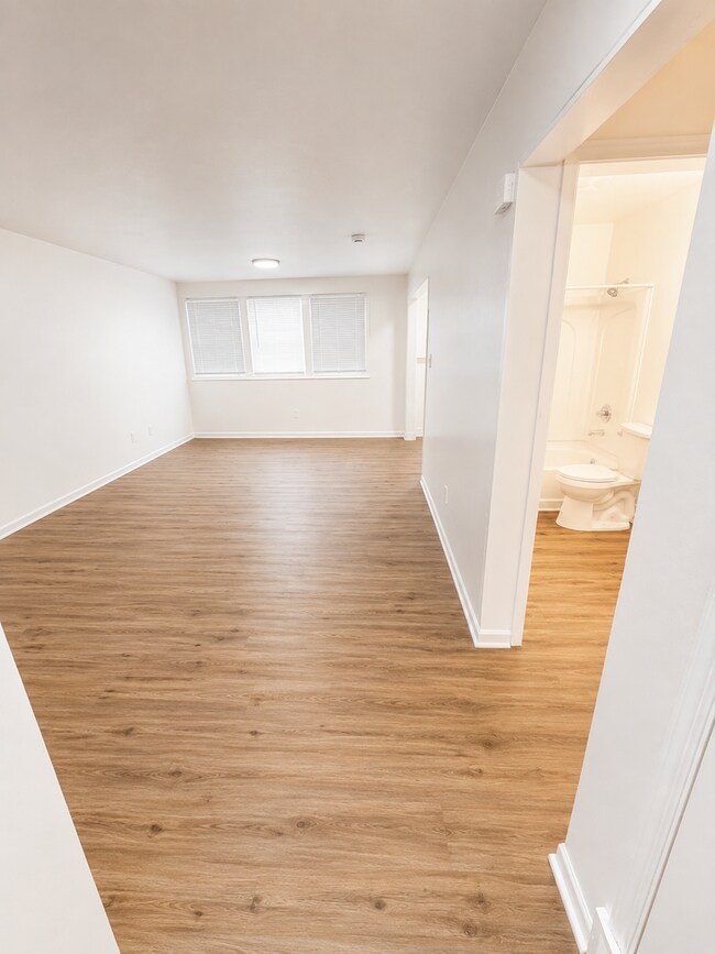 Interior Photo - Clover Creek
