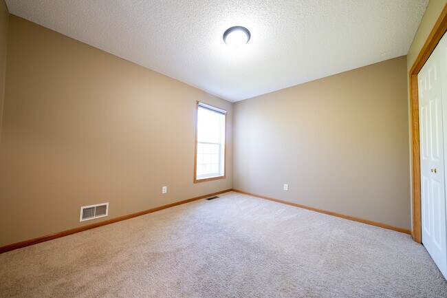 Building Photo - 15645 Float Ct