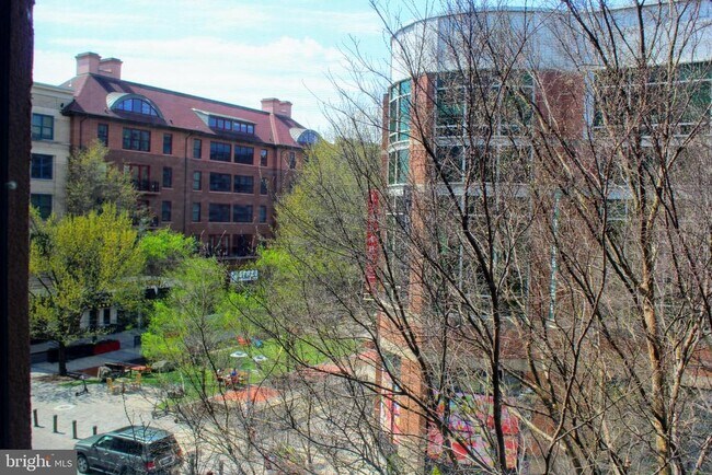 Building Photo - 38 Maryland Ave