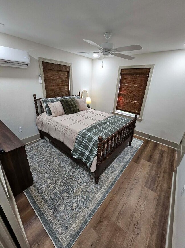 Building Photo - 152 E Orange St