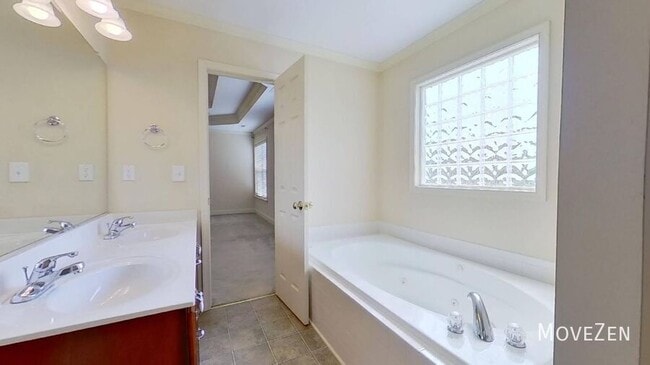 Building Photo - 5808 Chesridge Ln
