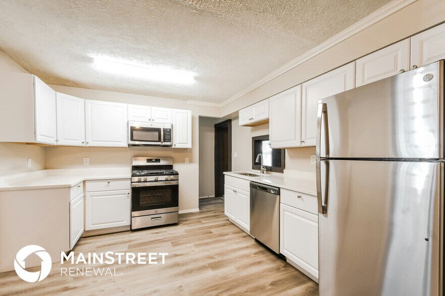 Building Photo - 205 De Smet Dr
