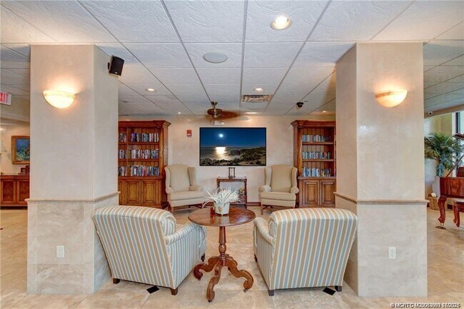 Building Photo - 9500 S Ocean Dr