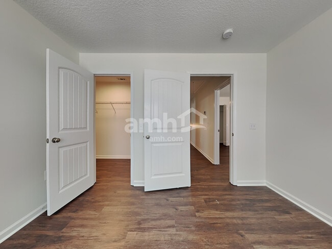 Building Photo - 60 Rhett Ln