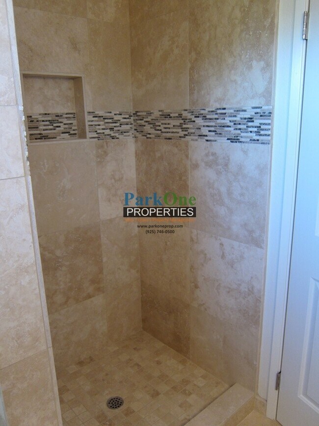 Building Photo - 4 Bedroom Livbermore Home Now Available!