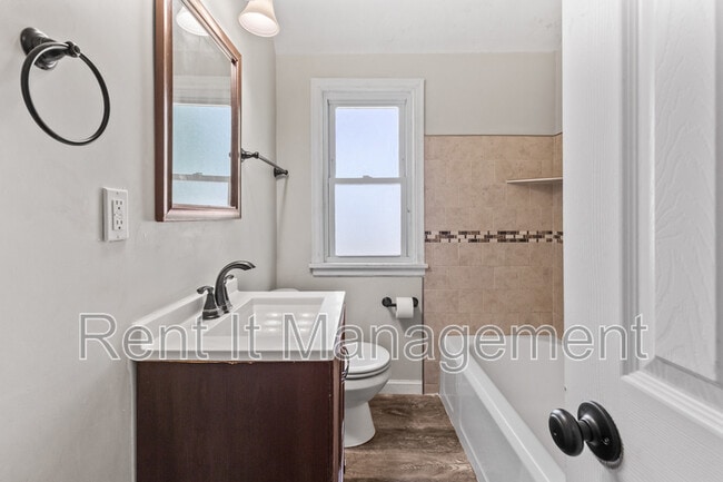 Building Photo - 3314 Franklin St