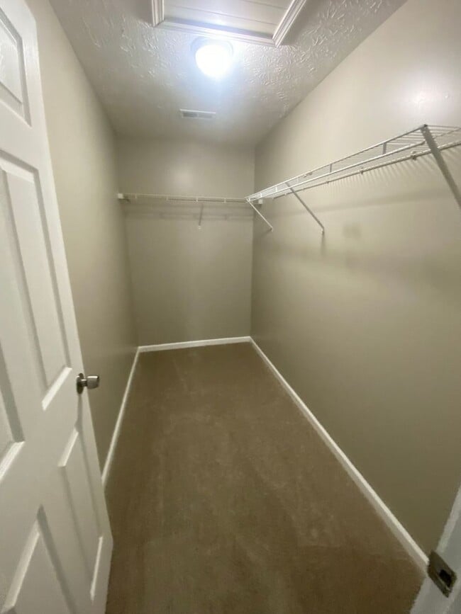 Building Photo - 3 bedroom 2 bath home