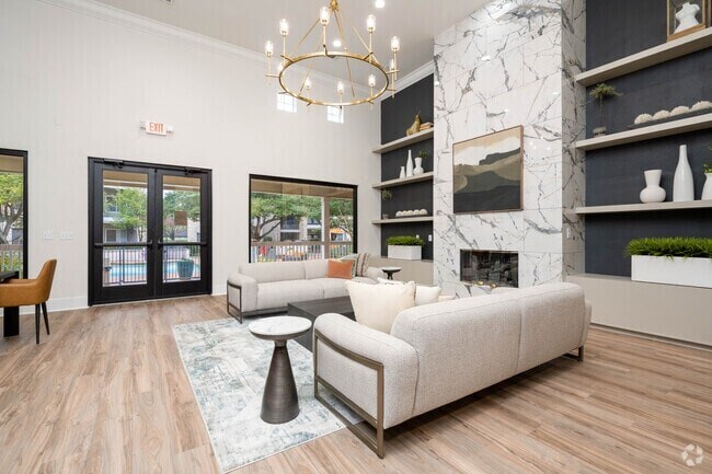 Building Photo - 3218 Manor Rd