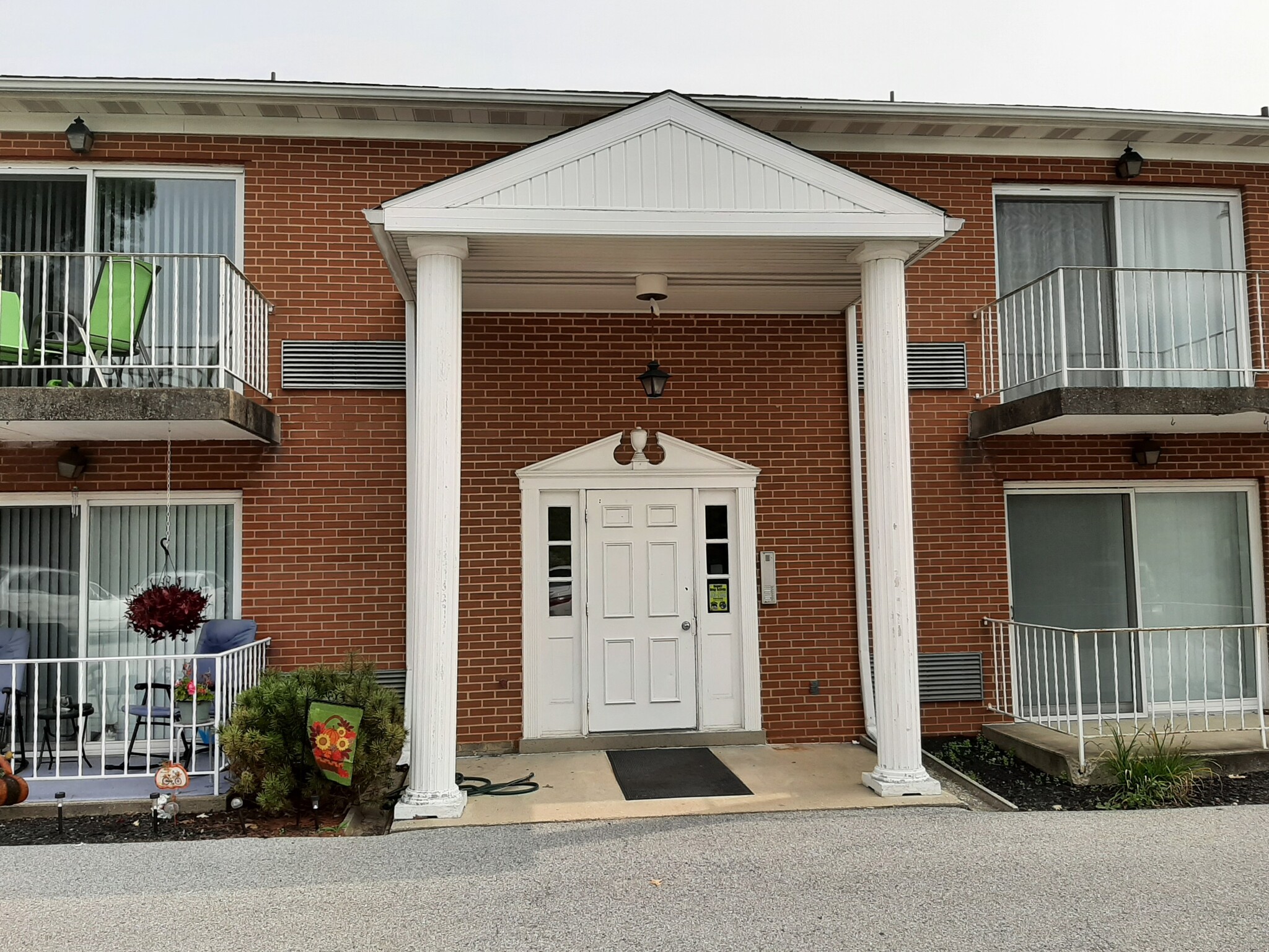 Building Photo - 3800 7th Ave