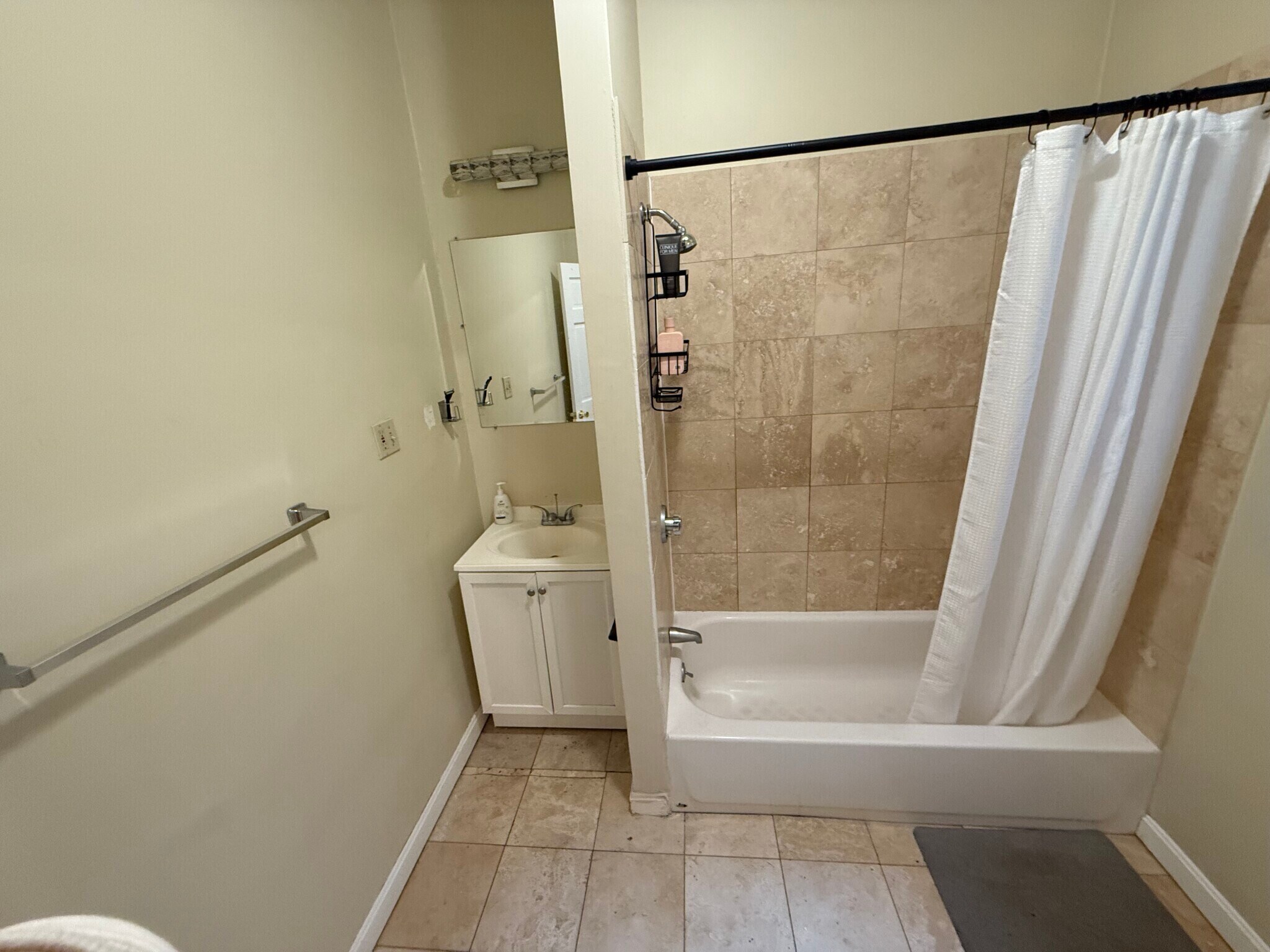 Building Photo - 1197 Commonwealth Ave