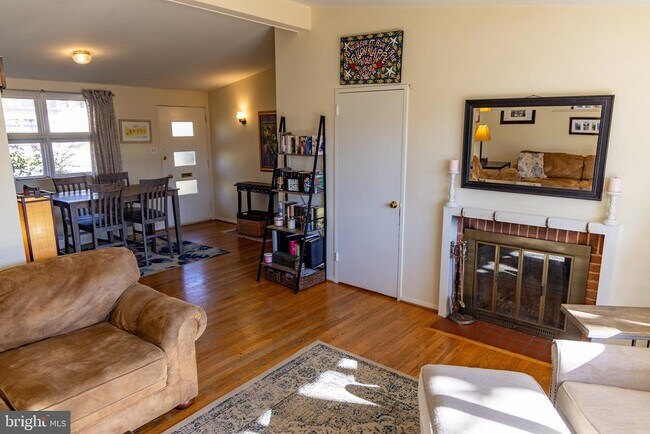 Building Photo - 6519 Byrnes Dr