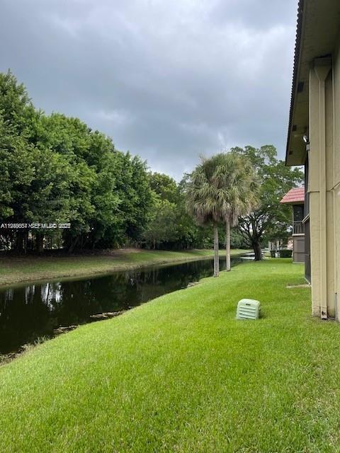 Building Photo - 321 Lakeview Dr