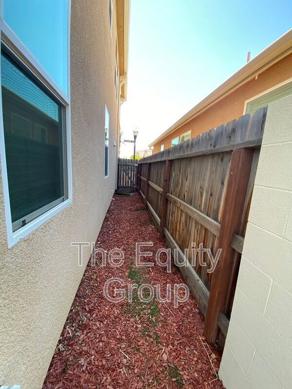 Building Photo - 3461 Alcove Way